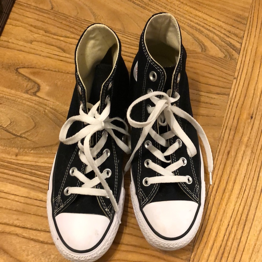 Women’s Size 8 Converse High-tops